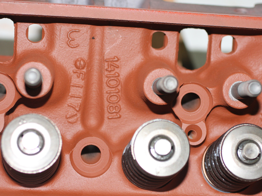 PR REMANUFACTURED 305 CHEVROLET CYLINDER HEADS 14101081 CENTER VALVE COVER BOLT eBay