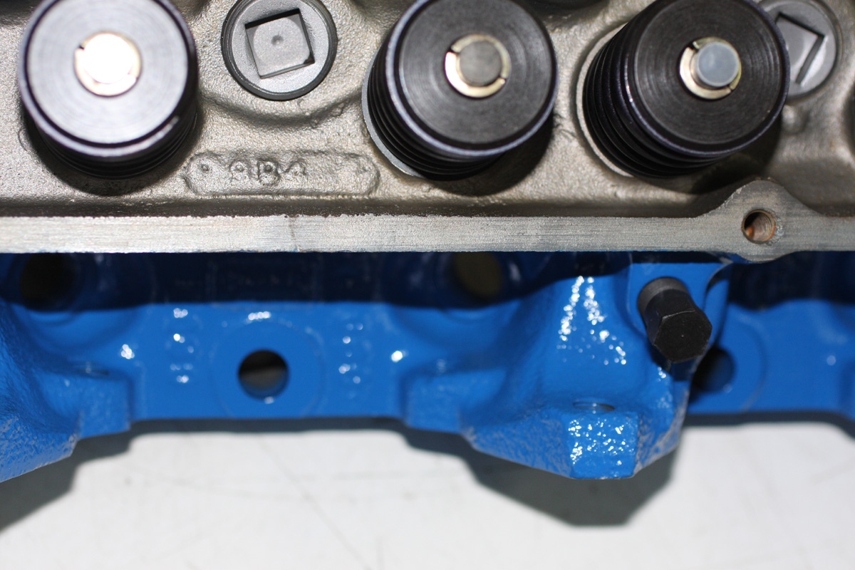 19678 C8OE 428 FE FORD CYLINDER HEADS GT500 COBRA SHELBY 16 BOLT EXHAUST